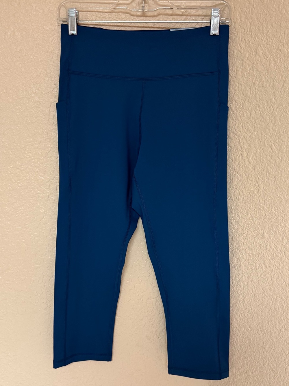 4/$20 Tek Gear High Rise Capri Leggings in Teal